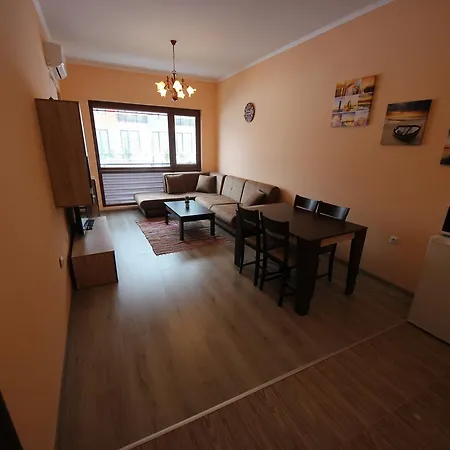 Menada Yurta * سفيتي فلاس